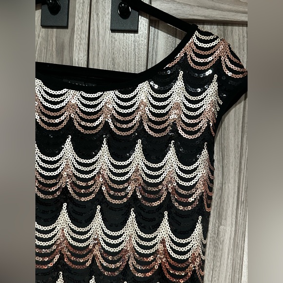 Sequin cap sleeve formal event dress - Picture 2 of 4